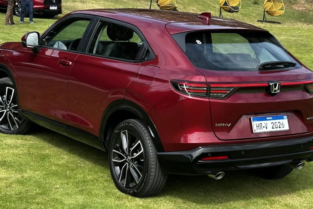 El Honda HR-V 2026 mantuvo lo que ya agradaba: motor turbo eficiente y conducción deportiva, pero perdió terreno al ofrecer menos espacio en el baúl y tecnología desfasada