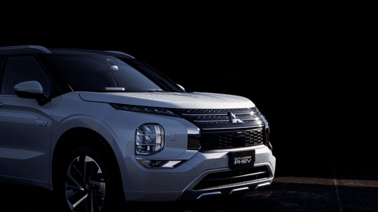 El Nuevo Outlander Adopta La Identidad Visual "Dynamic Shield" Con Faros Full LED Elaborados Y Una Silueta Más Cuadrada E Imponente Que La Generación Anterior.