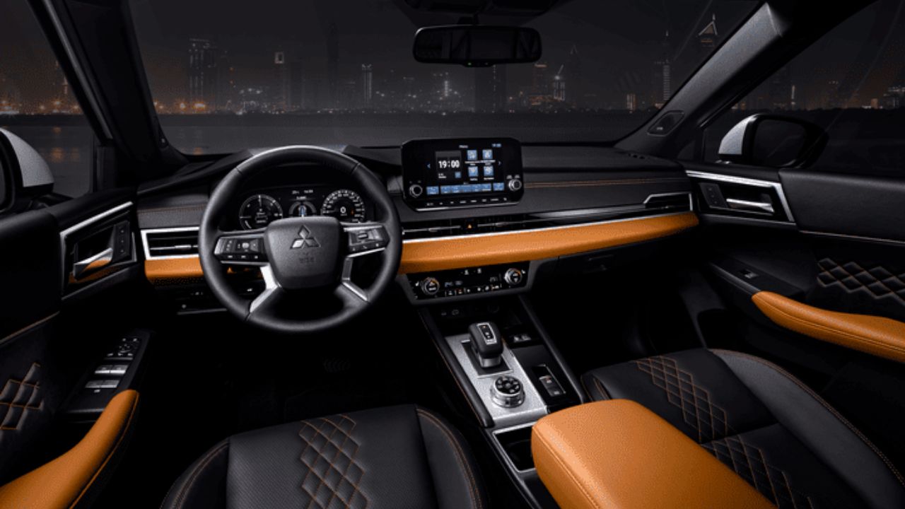 Outlander Plug-in Hybrid EV 2026 chega ao Brasil SUV híbrido de 7 lugares une economia e potência de 252 cv