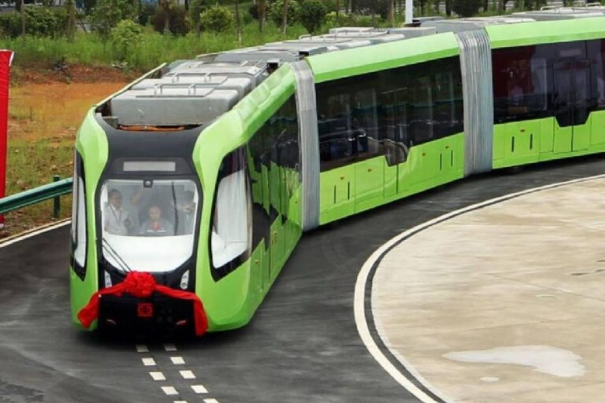 Paraná lança Bonde Urbano Digital em 2025: veículo elétrico de 30 metros, R$ 6 milhões em testes, 280 passageiros e estreia prevista para novembro