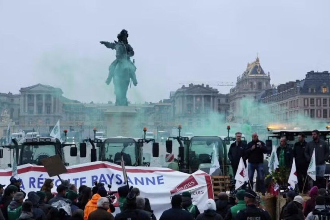 Protestas en toda Francia contra Mercosur: casi 3 mil agricultores denuncian riesgo de colapso con inundación de carne y azúcar brasileños