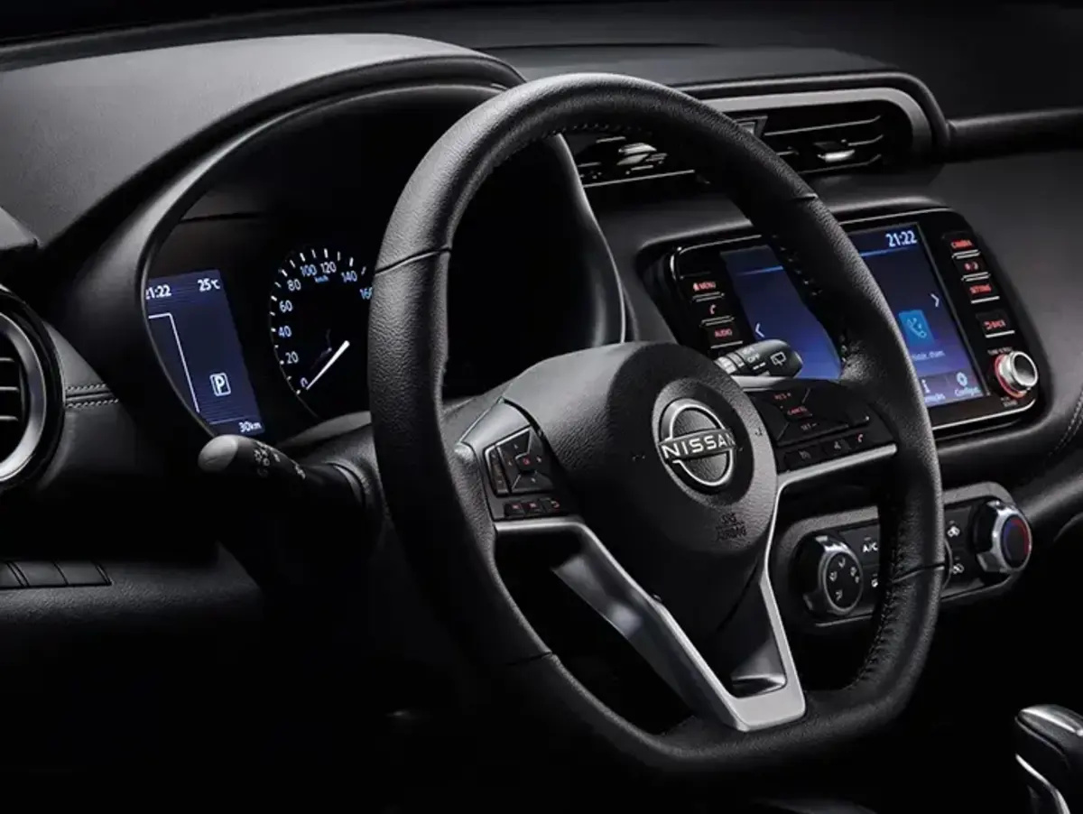 Mesmo após a chegada da nova geração, o Nissan Kicks Play ainda representa 59% das vendas do SUV no Brasil da Nissan Kicks. Saiba os motivos do sucesso.