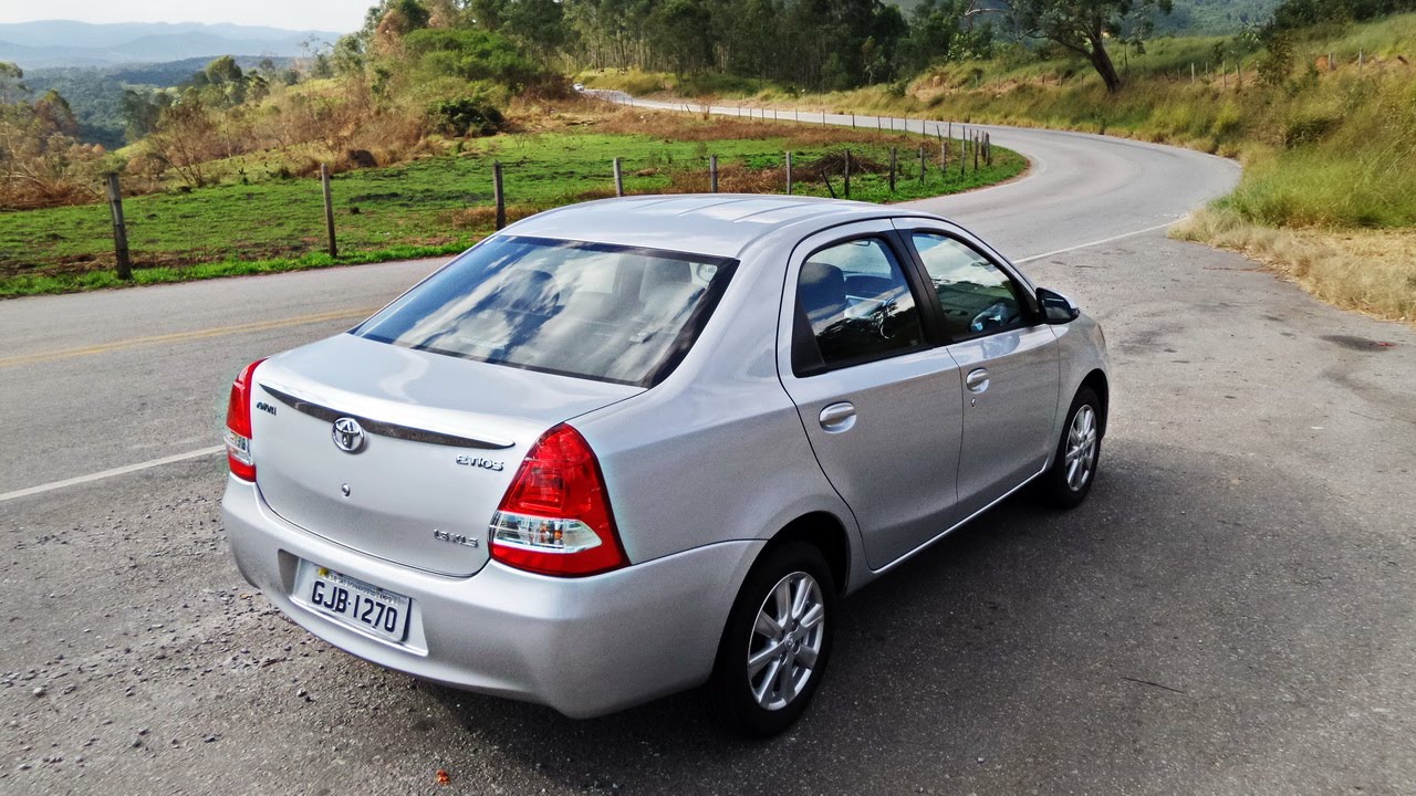 7 coches espaciosos y económicos que caben a toda la familia, cuestan a partir de R$ 38 mil y aún recorren más de 12 km/l; versiones entre 2014 y 2017