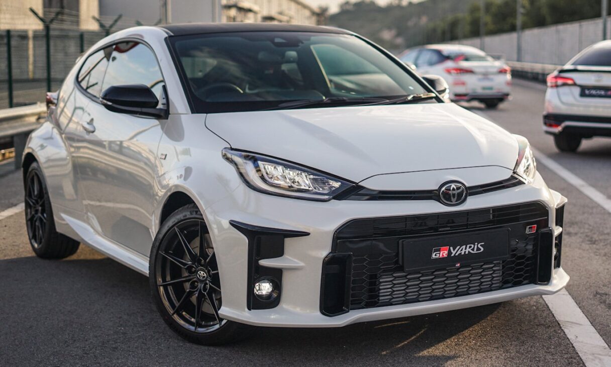 Toyota Tundra, 4Runner, GR Yaris y C-HR+ aún no se venden en Brasil, pero podrían agitar el mercado. Conozca detalles de potencia, tecnología y autonomía de esos modelos de la marca.