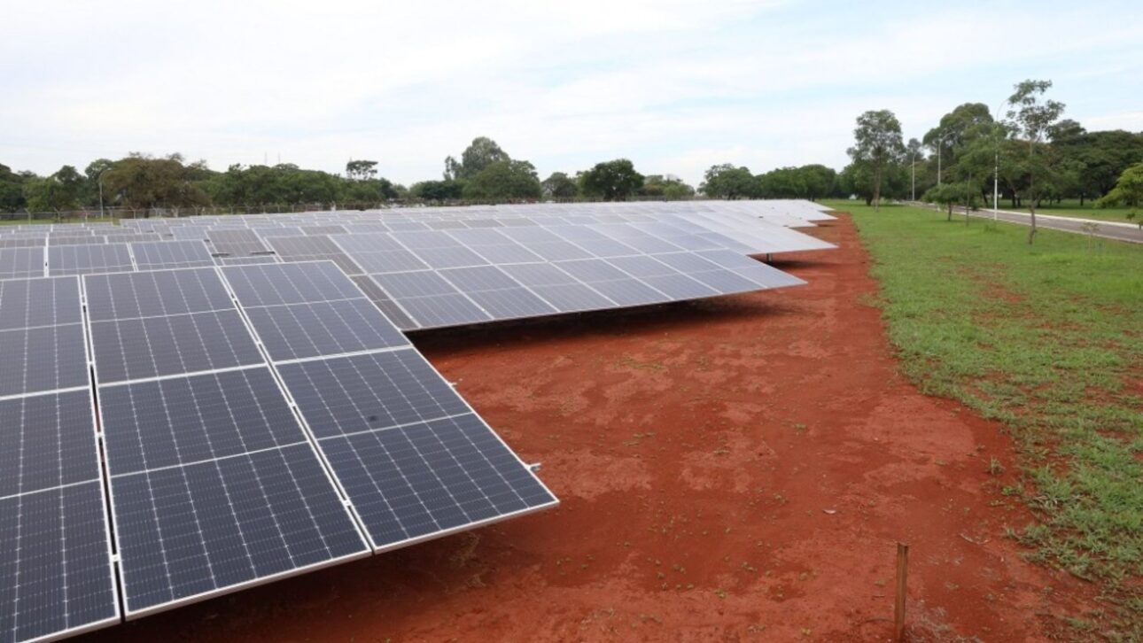Planta fotovoltaica en la ABIN genera energía limpia y ahorro a las arcas públicas