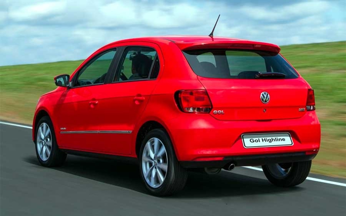 Descubra os preços do Volkswagen Gol 2015, seus principais concorrentes e detalhes de consumo, dimensões, pontos fortes e fracos