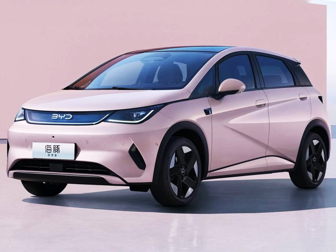 BYD vende muito mais híbridos que a Honda e conquista destaque no Brasil, consolidando sua presença entre as líderes do setor automotivo.