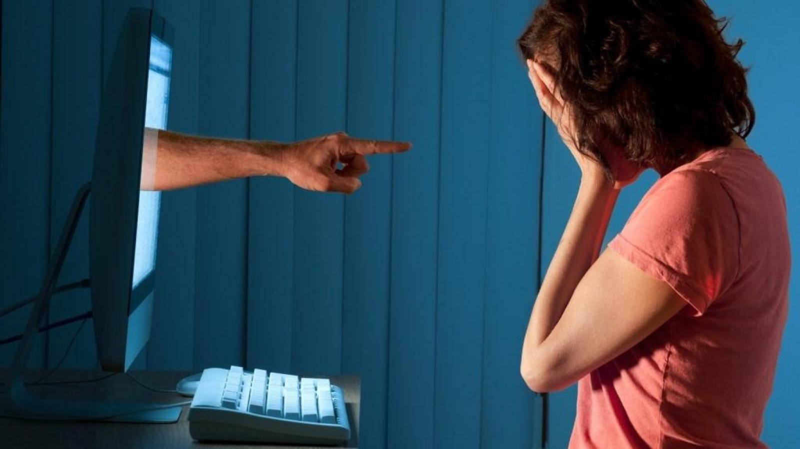 Saiba como aspectos da vida pessoal podem gerar demissão, mesmo sem justa causa. Especialistas explicam quando atitudes privadas interferem no emprego e impactam a trajetória profissional.