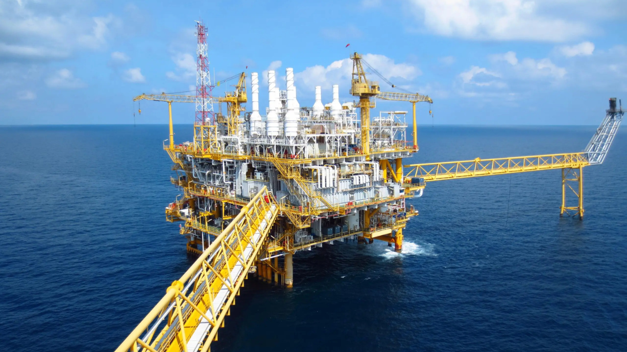 O Ibama deve decidir em outubro sobre a licença da Petrobras para explorar petróleo na Foz do Amazonas. Ajustes em planos de comunicação, fauna e segurança ainda precisam ser feitos pela estatal. Fonte: Portal N10