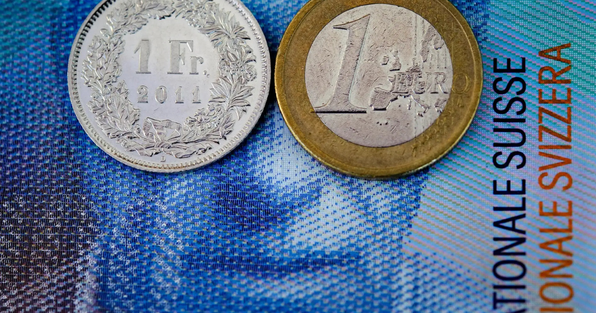 Los Países Emergentes Cambian Deudas en Dólares por Yuan y Franco Suizo para Reducir Costos Ante los Altos Intereses en EE.UU.