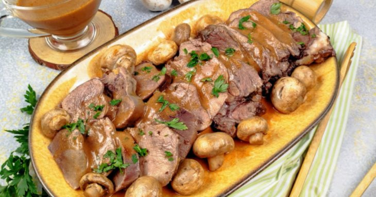 La lengua de res es barata y rica en proteínas, hierro y vitaminas del complejo B. Descubre por qué supera cortes tradicionales en valor nutricional.