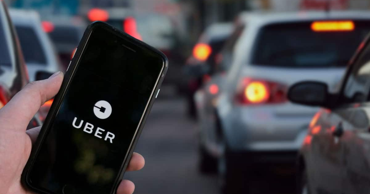 La nueva regla de Uber sobre cuatro pasajeros genera fricciones con los conductores y confunde a los usuarios, aumentando cancelaciones y quejas.