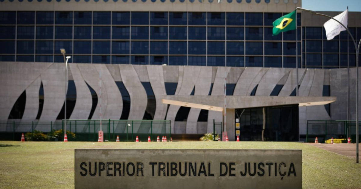 Decisión en São Carlos condenó tío a pagar pensión a sobrino. Entienda cómo el Código Civil y la jurisprudencia tratan la obligación alimentaria.