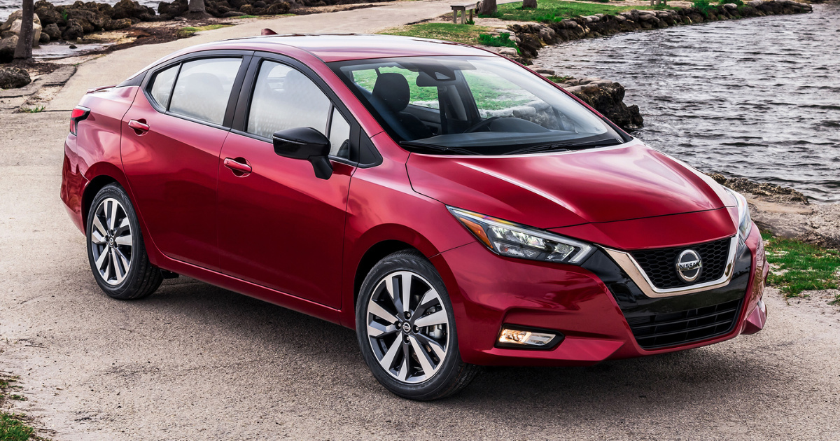 Descubre los 6 sedanes pequeños con maleteros de hasta 525 litros y motores de hasta 126 cv que siguen como alternativa a los SUVs.