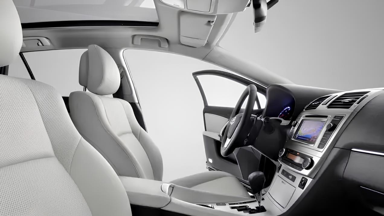 El Toyota Avensis que nunca funcionó en Brasil, pero entregaba motor 2.0 confiable, consumo de hasta 12 km/l, autonomía de 720 km y espacio de sedán medio europeo