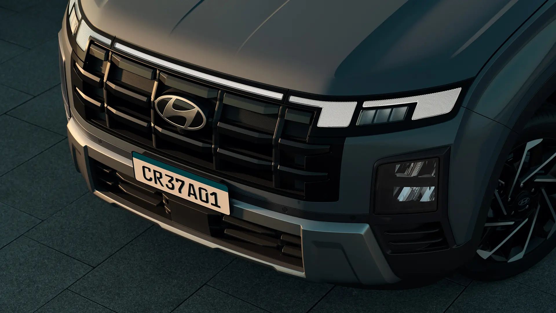 Hyundai Creta Ultimate 2026 cinza com teto preto exibindo novo motor 1.6 TGDI flex.