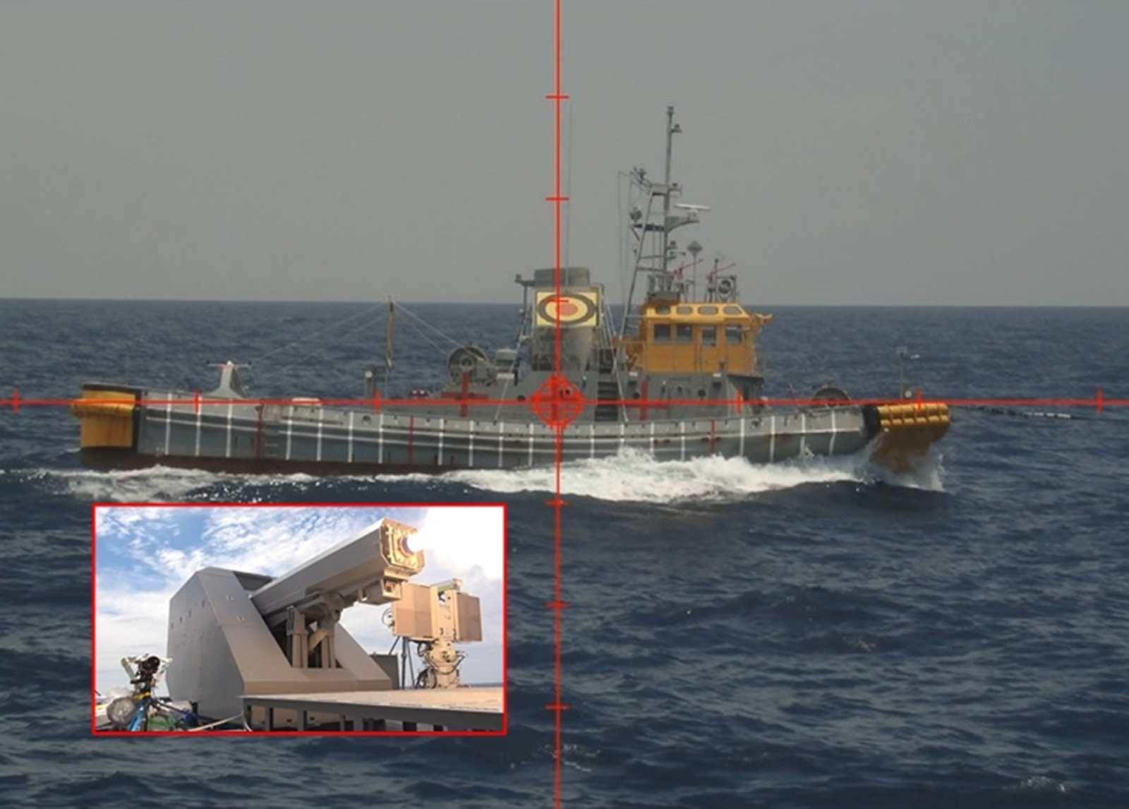 Japão testa canhão eletromagnético de 20 megajoules a bordo do navio JS Asuka, atingindo Mach 7 e avançando no desenvolvimento de armas de energia direcionada.