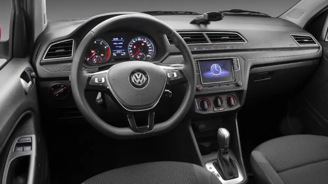 Descubra 4 opções de carros populares usados em 2025, com preços a partir de R$ 21.000. Modelos econômicos e com ótimo custo-benefício para quem busca economia no bolso!