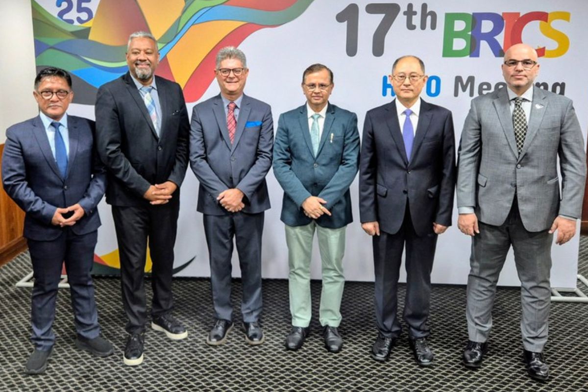 A reunião dos BRICS no Brasil consolidou ações do INPI em temas como inteligência artificial, patentes, estatísticas, propriedade industrial e inovação tecnológica, reunindo dez países e novos membros