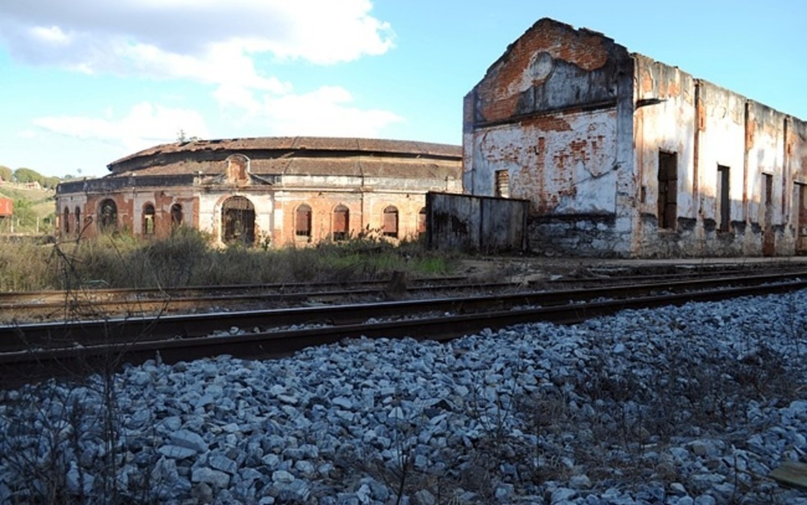 Rotunda ferroviária, Minas Gerais, Ferrovia