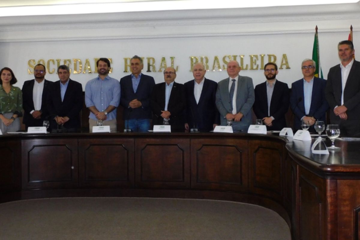 O seguro rural se tornou um dos assuntos mais discutidos no agronegócio brasileiro nos últimos meses.