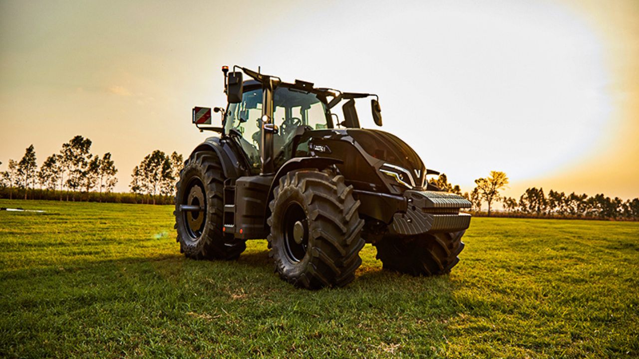 El tractor Valtra Serie Q5 trae motores de 265 a 305 cv, transmisión CVT y recursos inteligentes para elevar productividad y eficiencia en el campo. Conoce todo.