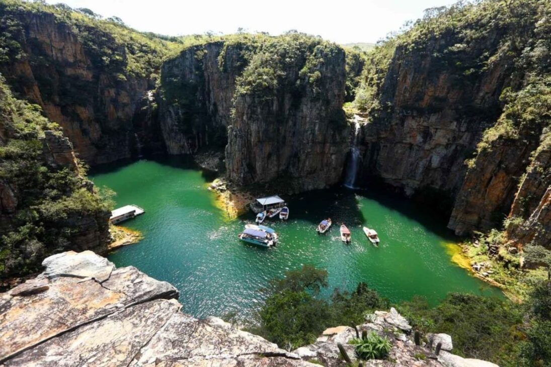 10 ciudades de Minas Gerais tan lindas que parecen mentira, con montañas, cascadas doradas, villas europeas y un clima de película que deja a cualquier turista sin palabra