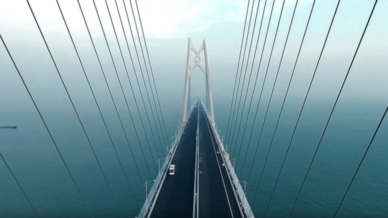 A maior ponte marítima do mundo: Estrutura de 55 km que custou mais de US$ 15 bilhões e conecta três cidades, resistindo a tufões e terremotos de magnitude 8