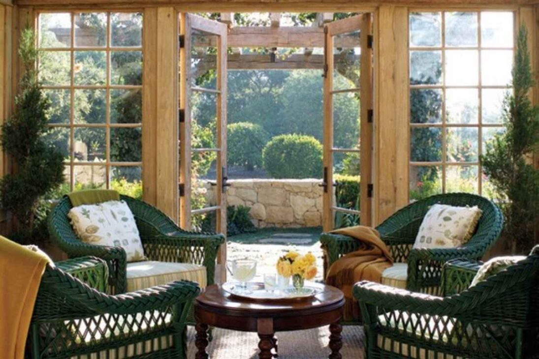 La mansão de Oprah Winfrey na Califórnia, a "Terra Prometida", tem um jardim com mais de 600 árvores de rosas e uma casa de chá particular