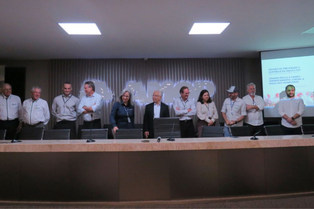 El Oeste de Paraná Fue Escenario de un Encuentro que Destacó la Movilización Contra la Rabia en Herbívoros en Paraná, Reuniendo Productores, Gestores y Técnicos de la Adapar