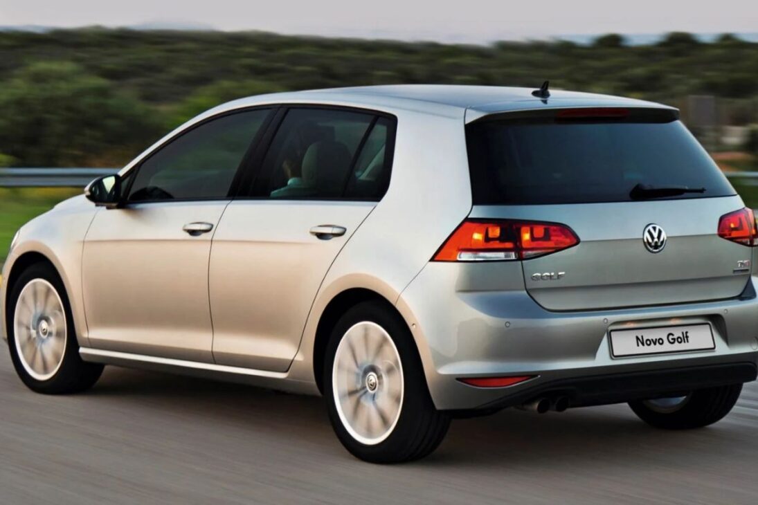 Cerca de R$ 74 mil y con motor 1.4 turbo de 140 cv, este hatch medio automático ofrece un rendimiento fuerte, bajo consumo y un confort excepcional; conoce el Volkswagen Golf 1.4 TSI AT 2014/2015
