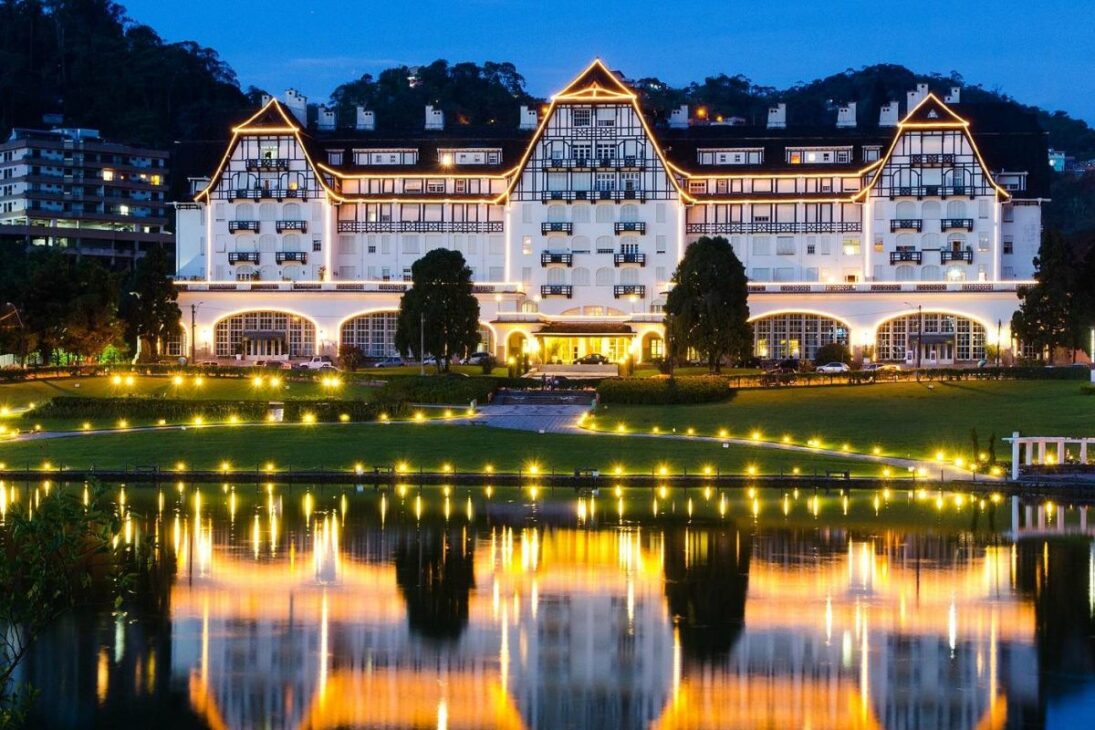 Ciudad en la sierra de Río fue la residencia de verano del Emperador Dom Pedro II, alberga el Museo Imperial con la corona original y preserva un clima de realeza hasta hoy
