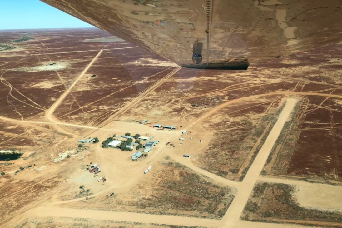 Con 1,65 millones de hectáreas, la segunda mayor estación de ganado del mundo depende de las crecidas estacionales del río Diamantina para transformar el desierto en pasto fértil