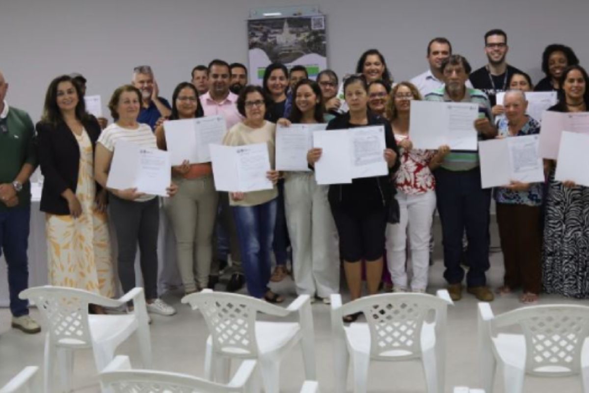O Dia da Regularização Fundiária é celebrado com destaque em Minas Gerais, onde o programa Minas Reurb, coordenado pela Secretaria de Estado de Desenvolvimento Econômico (Sede-MG), transformou o cenário urbano desde 2019