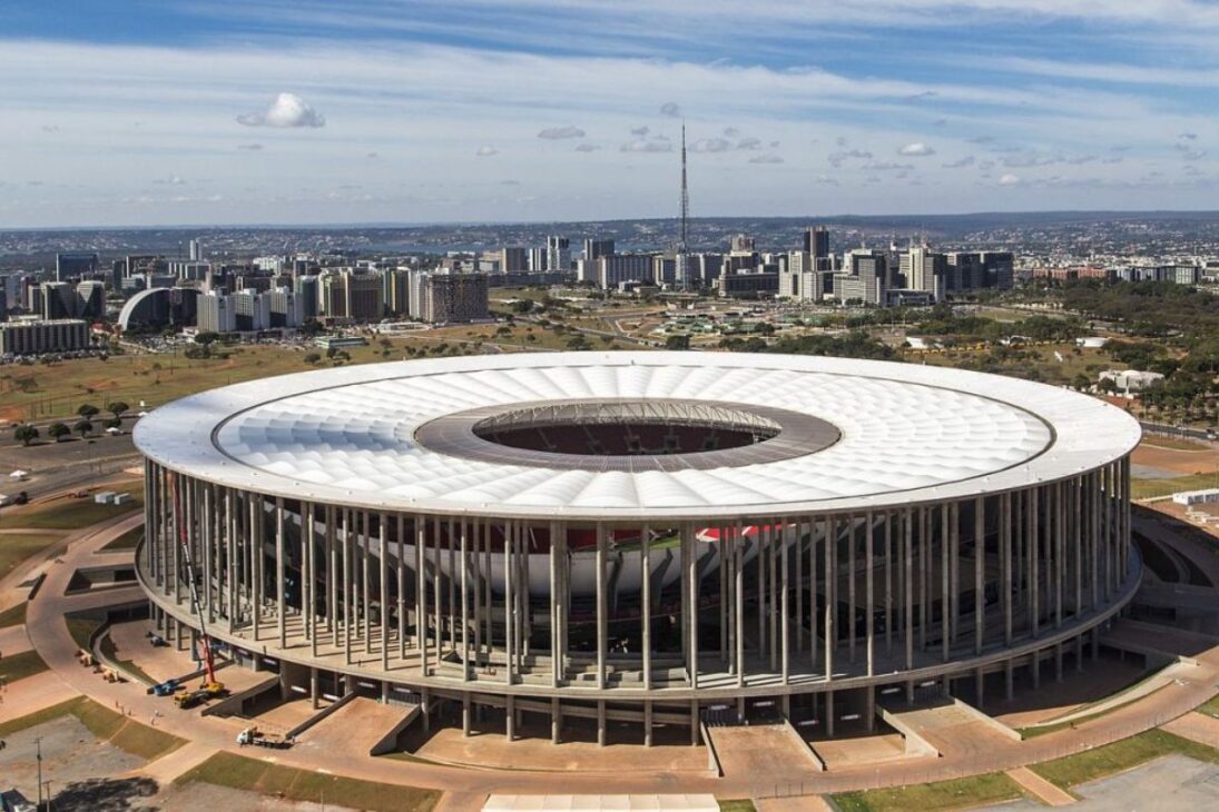 Estádio Mané Garrincha: A arena de quase R$ 2 bilhões que se tornou o Elefante Branco mais caro do Brasil e um símbolo nacional do desperdício