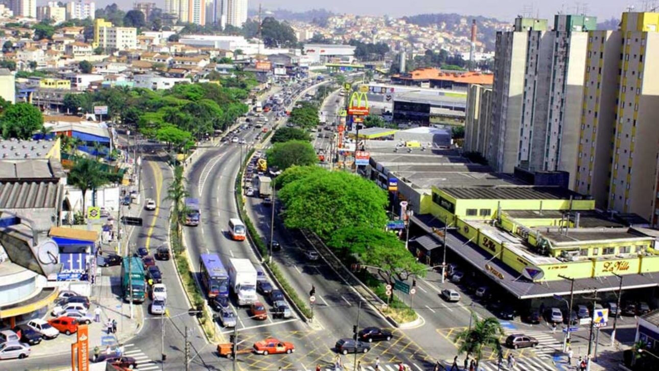 Taboão da Serra lidera o Censo 2022 como a cidade mais densa do Brasil, com mais de 13 mil habitantes por km² e área de 20 km².