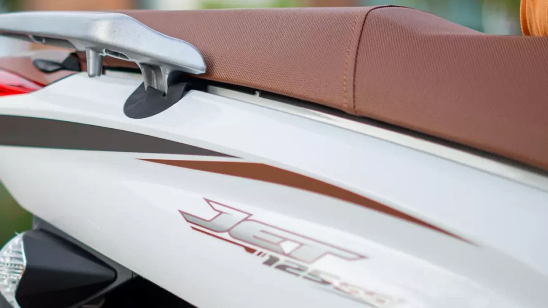 A Shineray XY125 surpreende com baixo consumo, preço acessível e entra no top 10 das motos mais vendidas do Brasil em 2025.