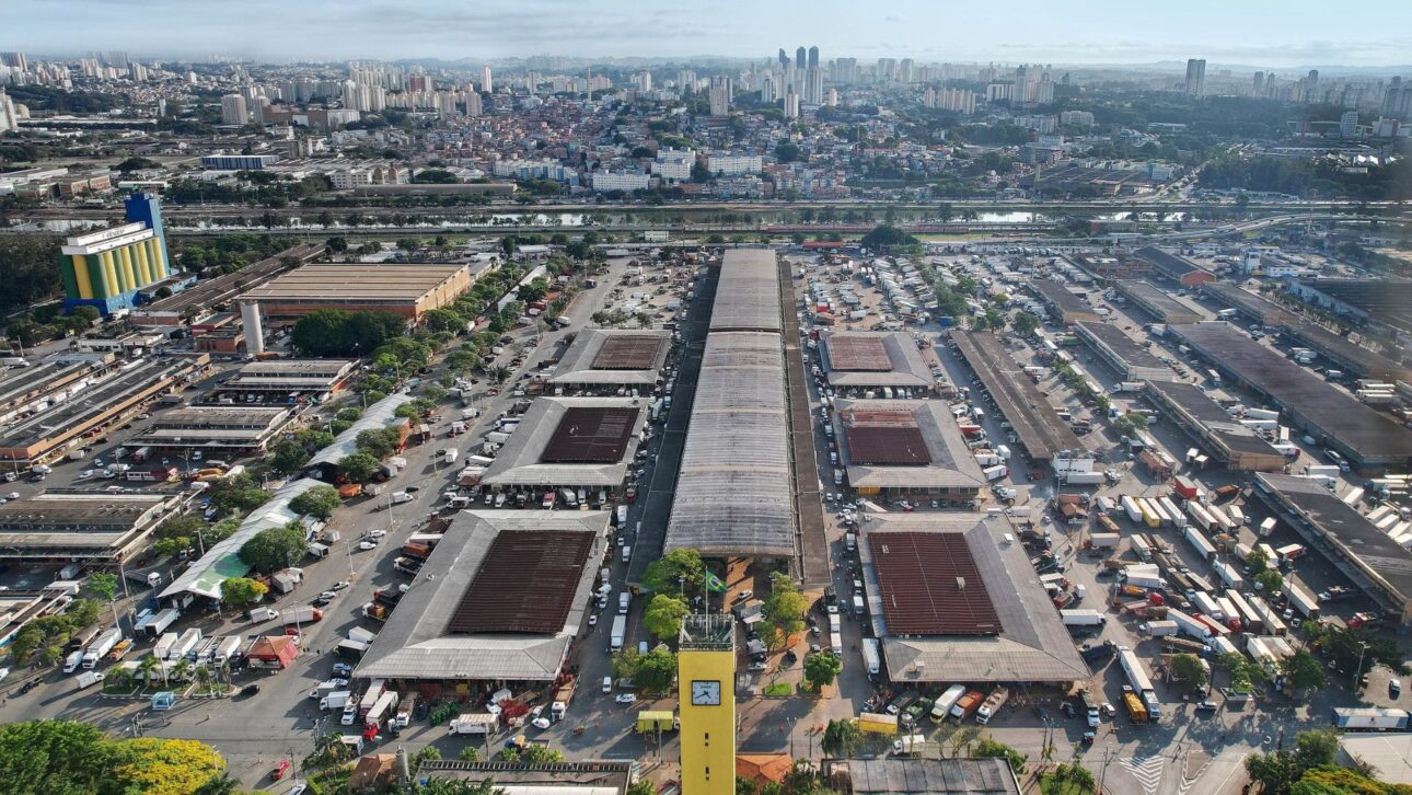 Conozca la CEAGESP, gigante del abastecimiento en São Paulo que mueve 3 millones de toneladas de alimentos por año y define el precio de la comida.