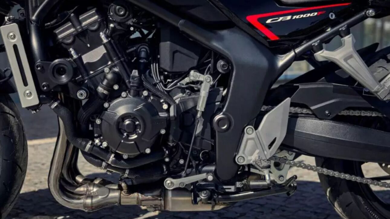 Nueva Honda CB1000F combina motor de Fireblade, 123 cv y estilo retro con tecnología moderna, modos de conducción y panel TFT.