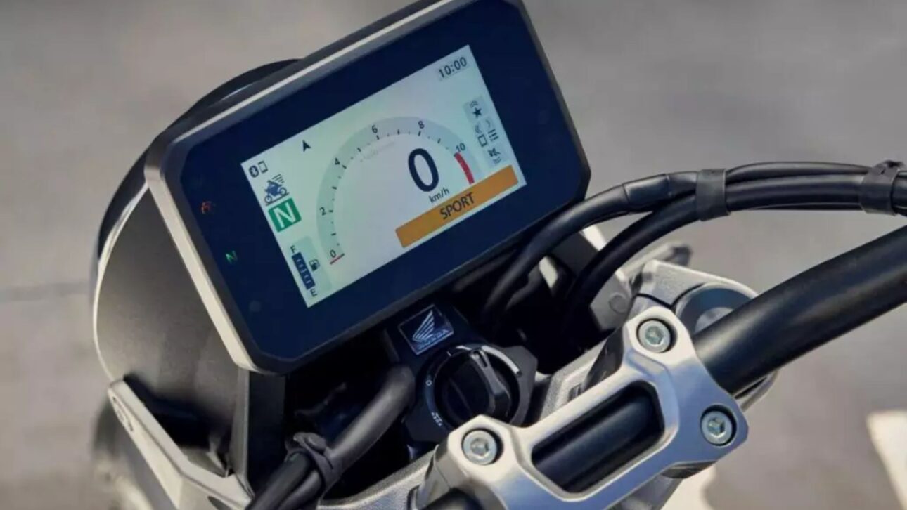 Nueva Honda CB1000F combina motor de Fireblade, 123 cv y estilo retro con tecnología moderna, modos de conducción y panel TFT.