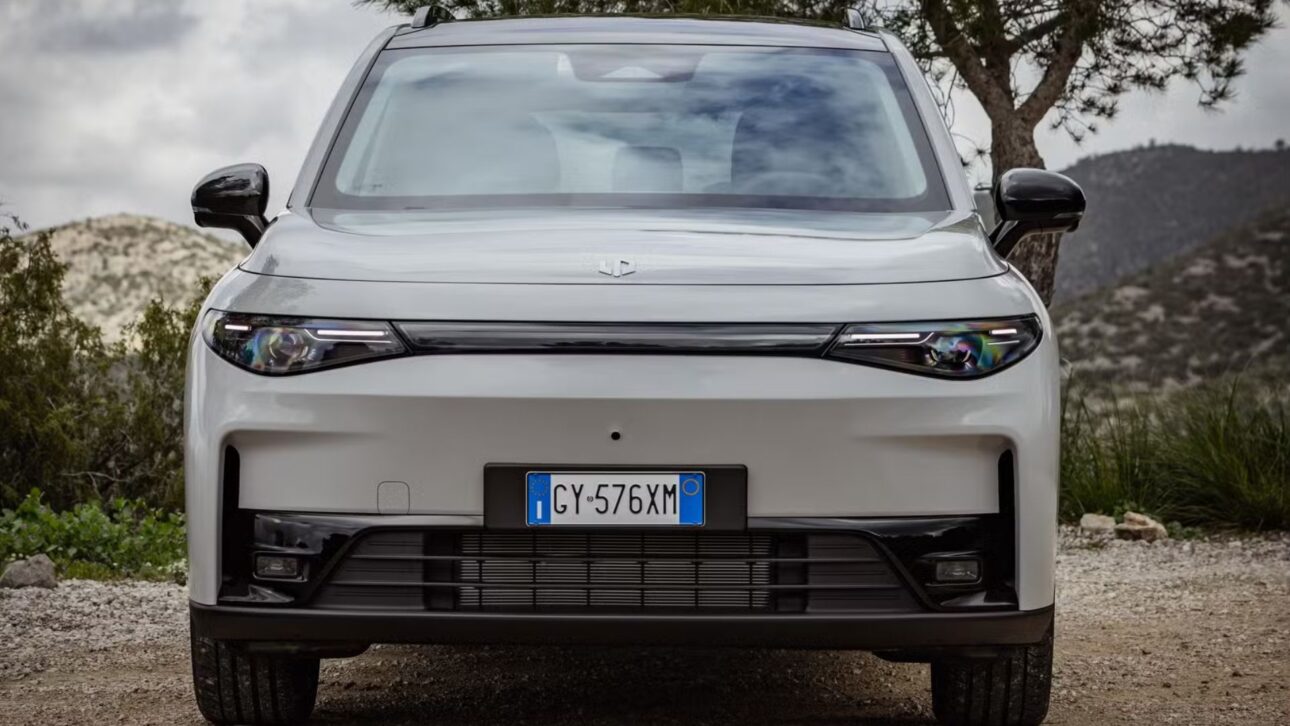 Leapmotor C10 debuta en Brasil con el apoyo de Stellantis, motor 1.5 que genera energía y hasta 460 km de autonomia eléctrica.