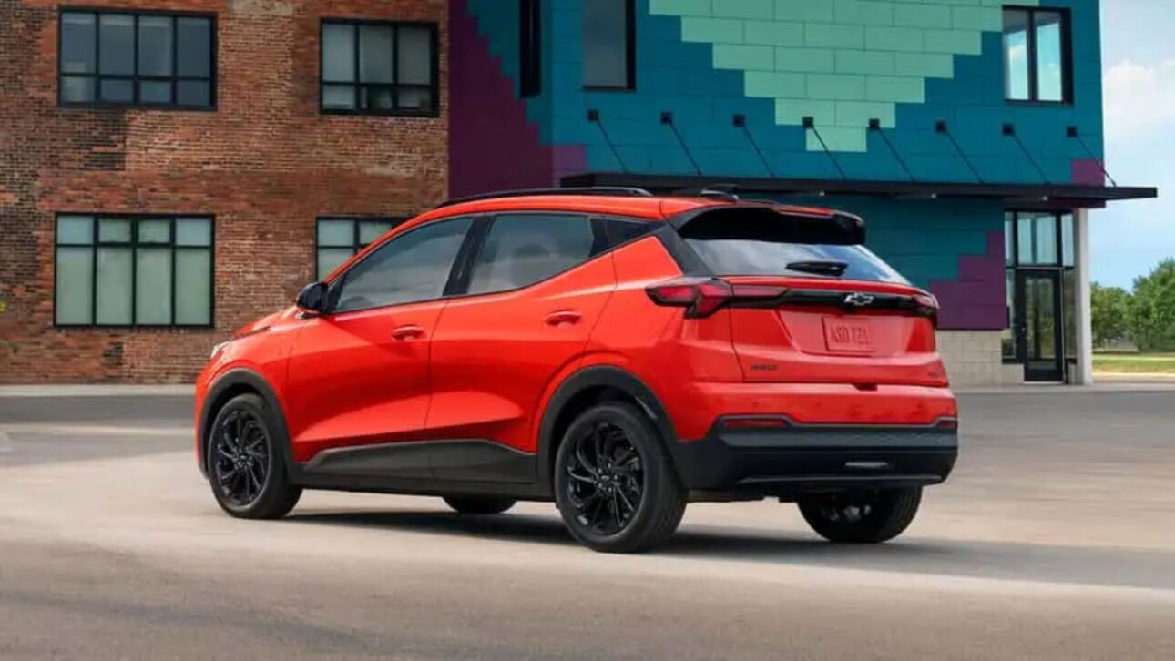 Nuevo Chevrolet Bolt 2027 llega con 410 km de autonomía, recarga rápida de 150 kW, puerto NACS estándar Tesla y dirección Super Cruise.