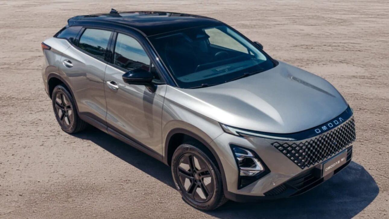 SUV híbrido Omoda 5 HEV con 200 cv, sonido Sony y IPVA gratis agota primer lote y gana nueva preventa en Brasil.