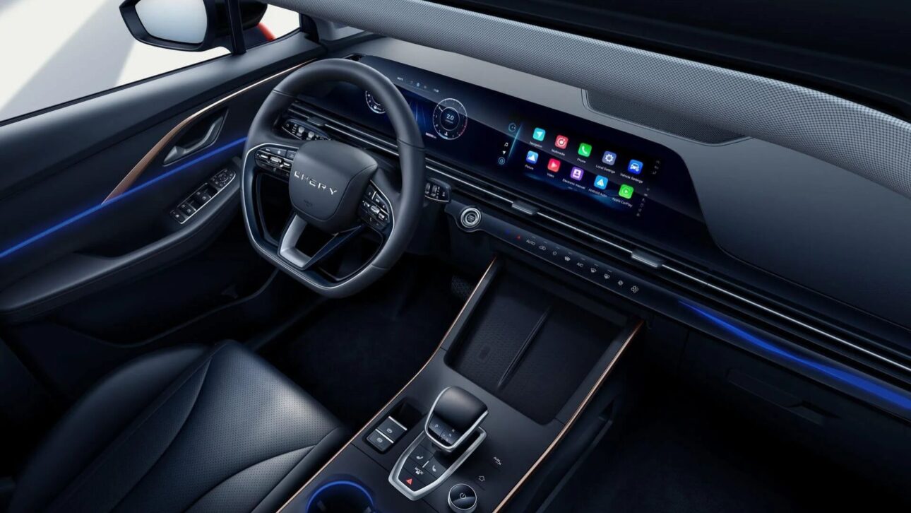 SUV híbrido Omoda 5 HEV con 200 cv, sonido Sony y IPVA gratis agota primer lote y gana nueva preventa en Brasil.