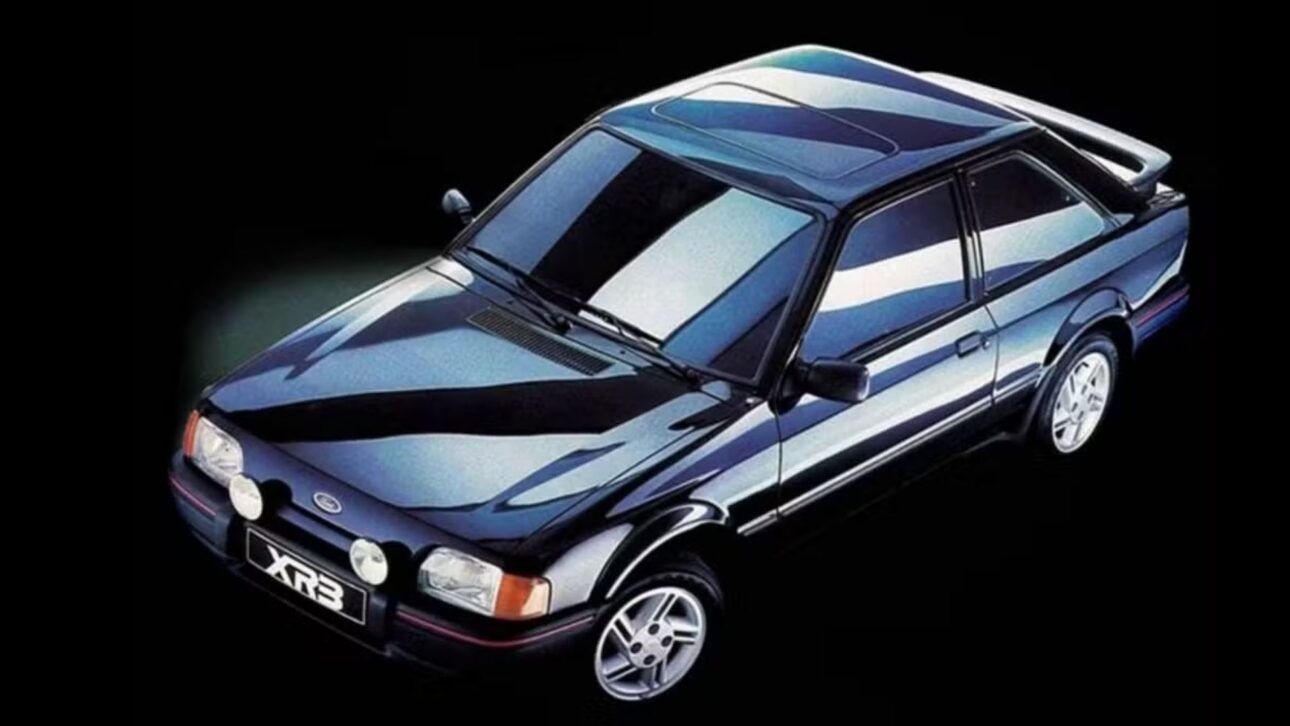 Ford Escort de los años 1980 con techo solar y diseño europeo marcó la era de los hatchbacks deportivos en Brasil. (Imagen: reproducción)