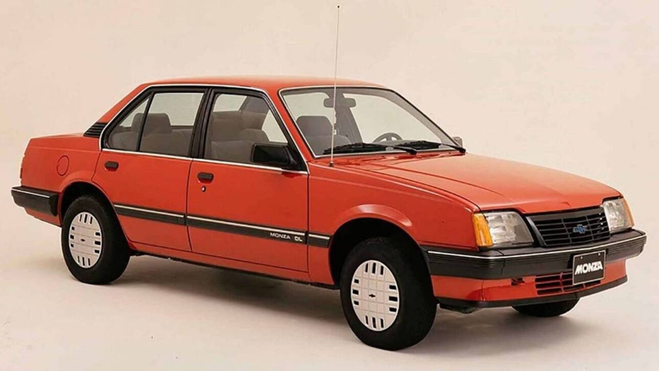 Chevrolet Monza SL/E con panel digital fue ícono de tecnología y rendimiento entre los sedanes clásicos brasileños. (Imagen: reproducción)
