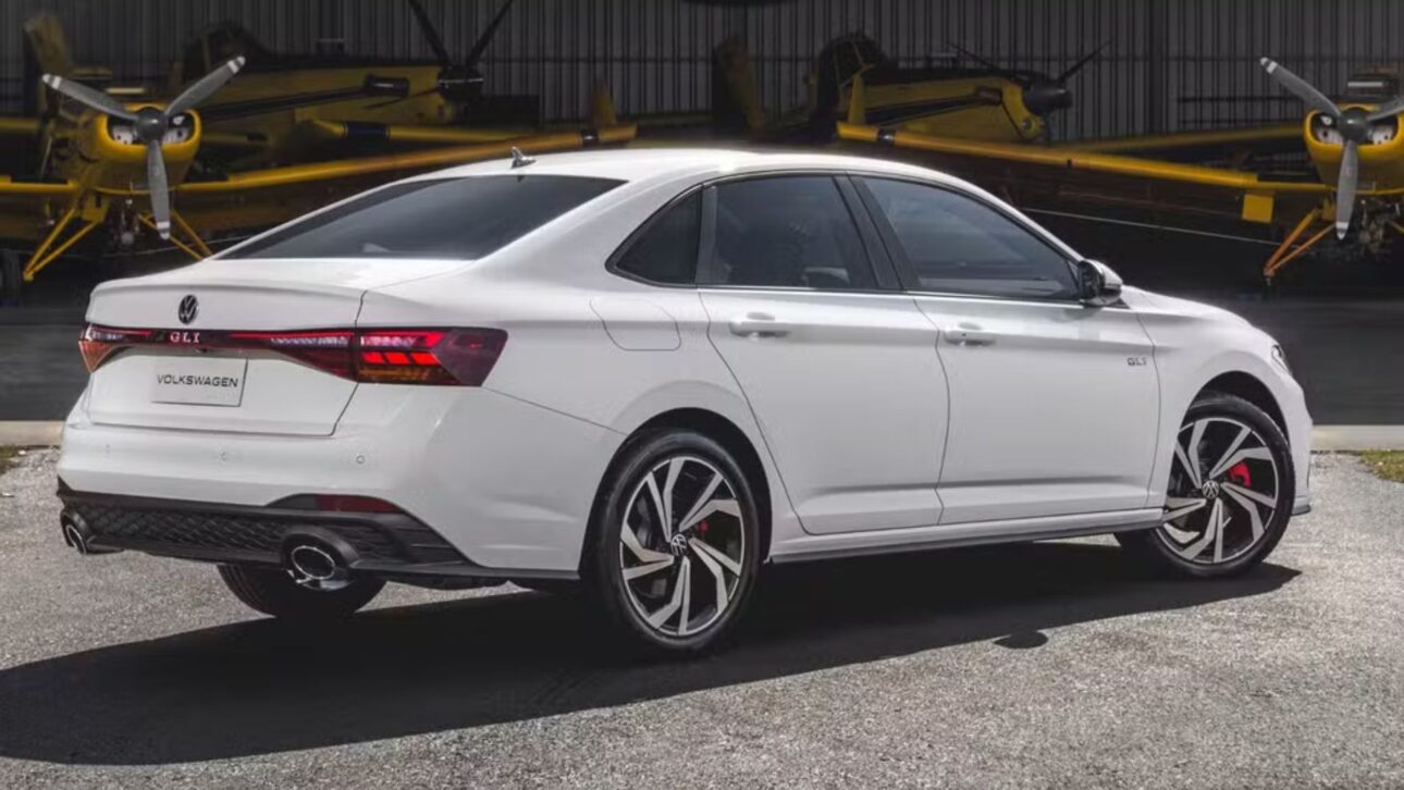 Nuevo Jetta GLi: motor turbo de 231 cv, visual deportivo y paquete tecnológico completo por R$ 269.990. Descubre todo sobre rendimiento y equipamiento.