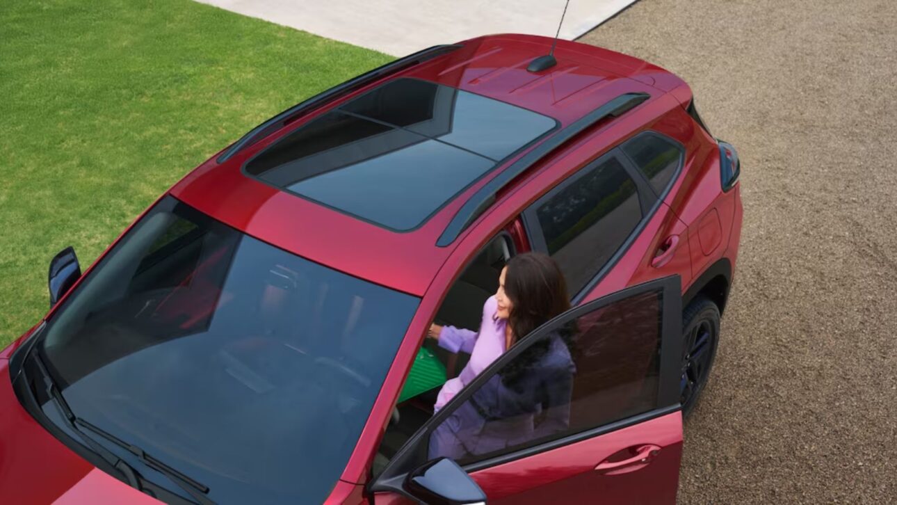 Chevrolet Tracker 2026 Gana Motor 1.0 Turbo de 115,5 cv, Nueva Central de 11" y Correa Reforzada, con Foco en Eficiencia y Confort.