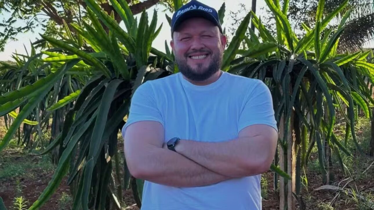 El Agricultor Percibe Estafa en WhatsApp, Engaña al Estafador, Recibe R$ 50 en Pix y Viraliza en las Redes Sociales con un Video Sorprendente.