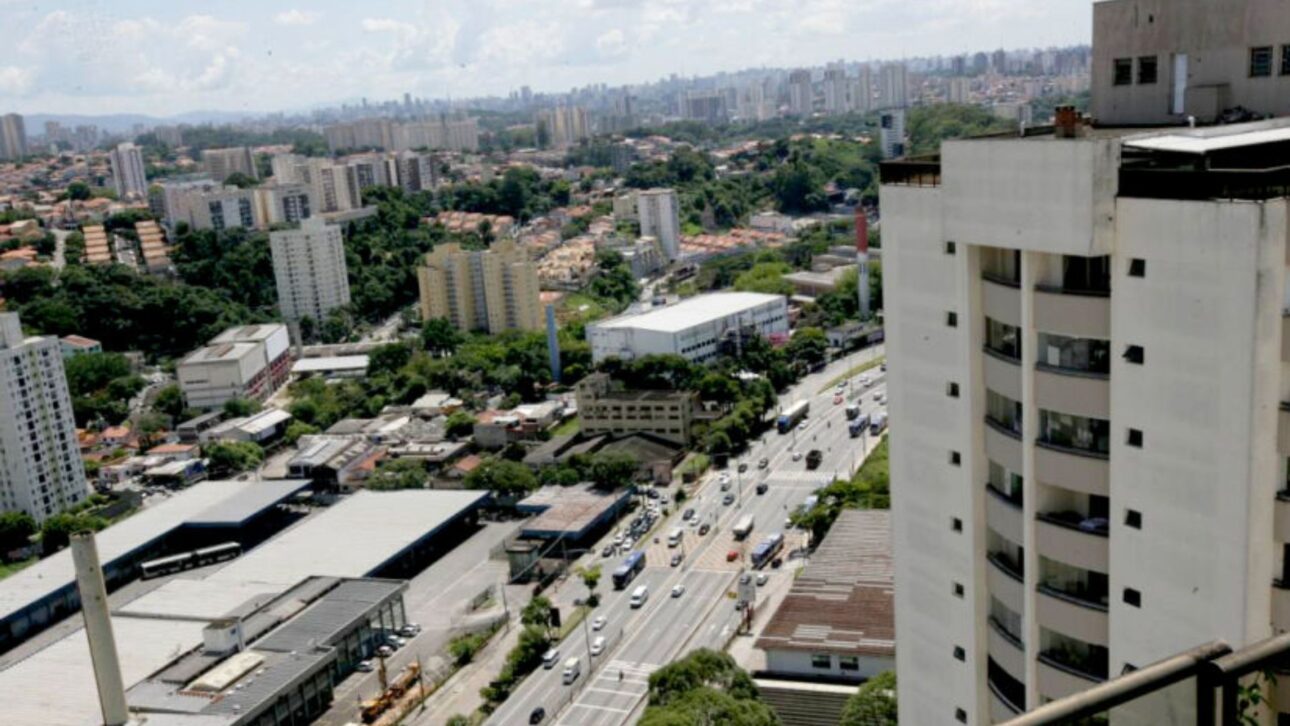 Cuadrante altamente ocupado en Taboão da Serra refleja límite físico y hacinamiento urbano extremo. (Imagen: QuintoAndar)